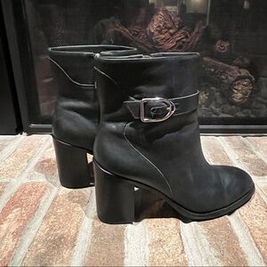 Johnston & Murphy black leather boots